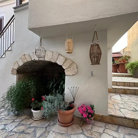 Meri Apartment Jezera