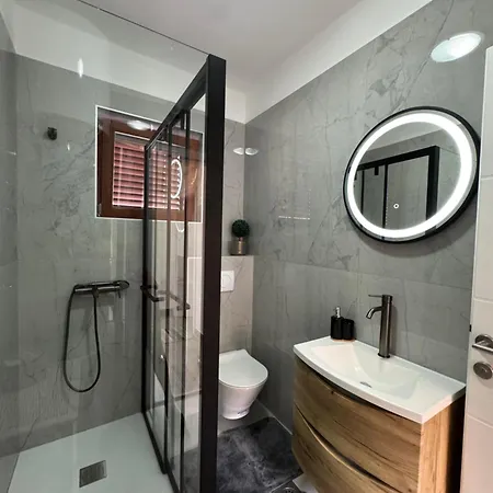 Meri Apartment Jezera